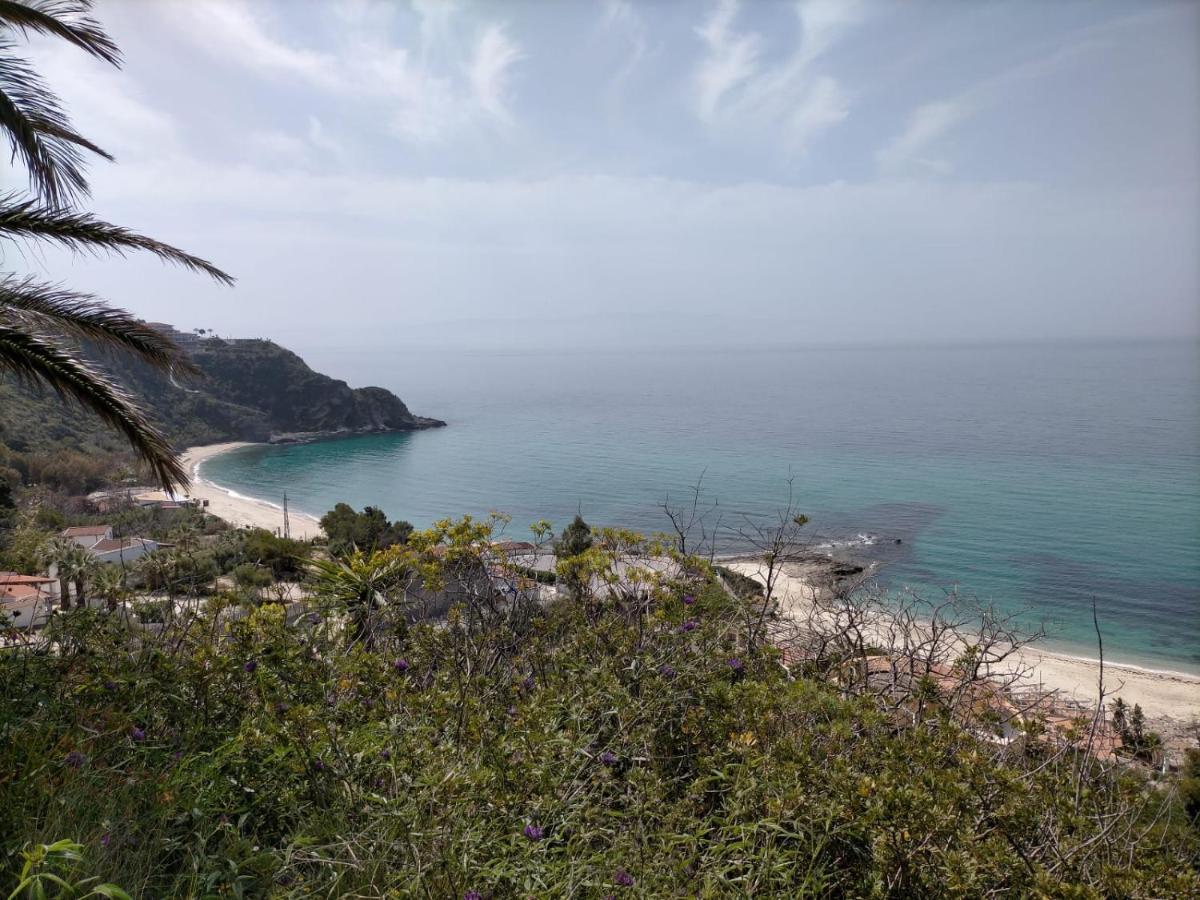 Residence Esmeraldo Capo Vaticano Bagian luar foto