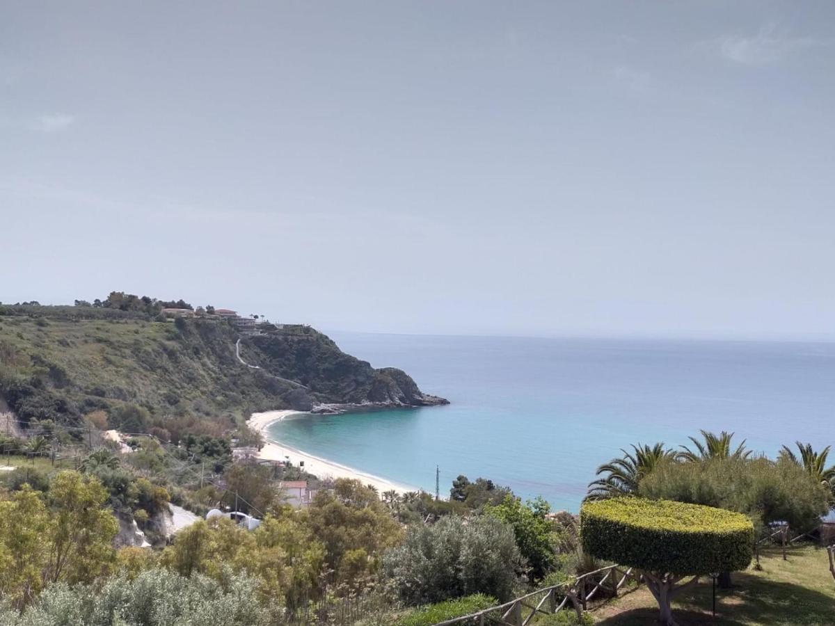 Residence Esmeraldo Capo Vaticano Bagian luar foto