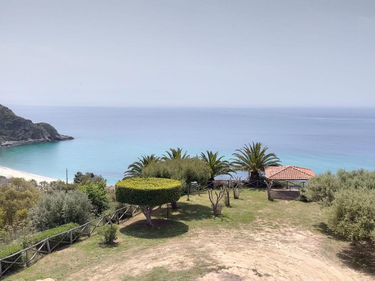 Residence Esmeraldo Capo Vaticano Bagian luar foto