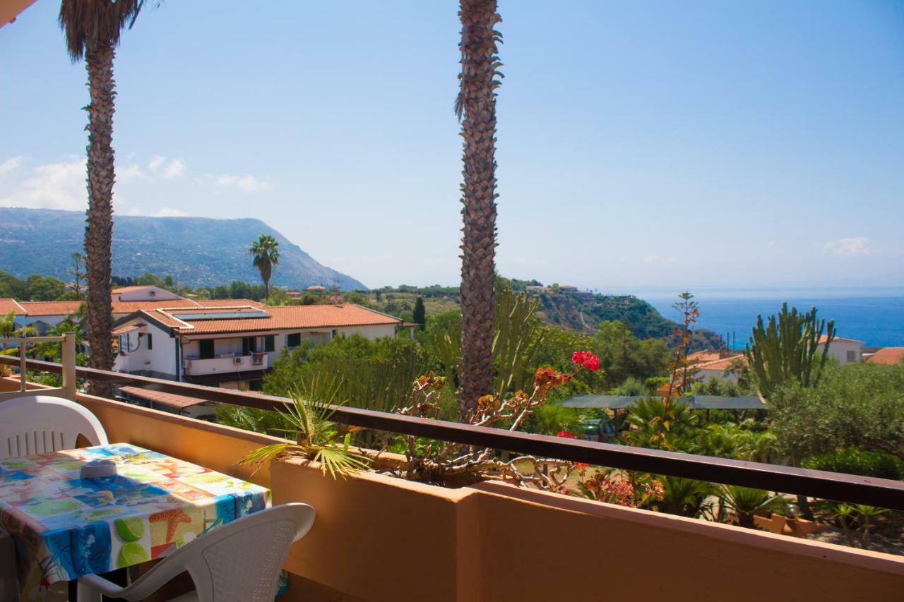 Residence Esmeraldo Capo Vaticano Bagian luar foto